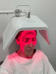 Professional Red Light Therapy(Low-Level Laser Therapy) Scalp New York Session Featuring A High-Density Laser Hood For Follicle Stimulation.